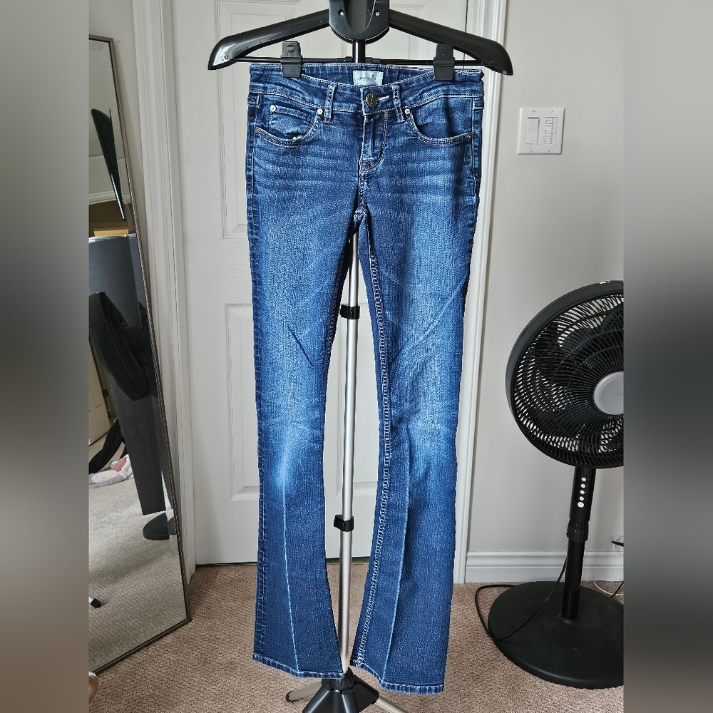 Women’s Boot Cut Jeans in Medium Blue